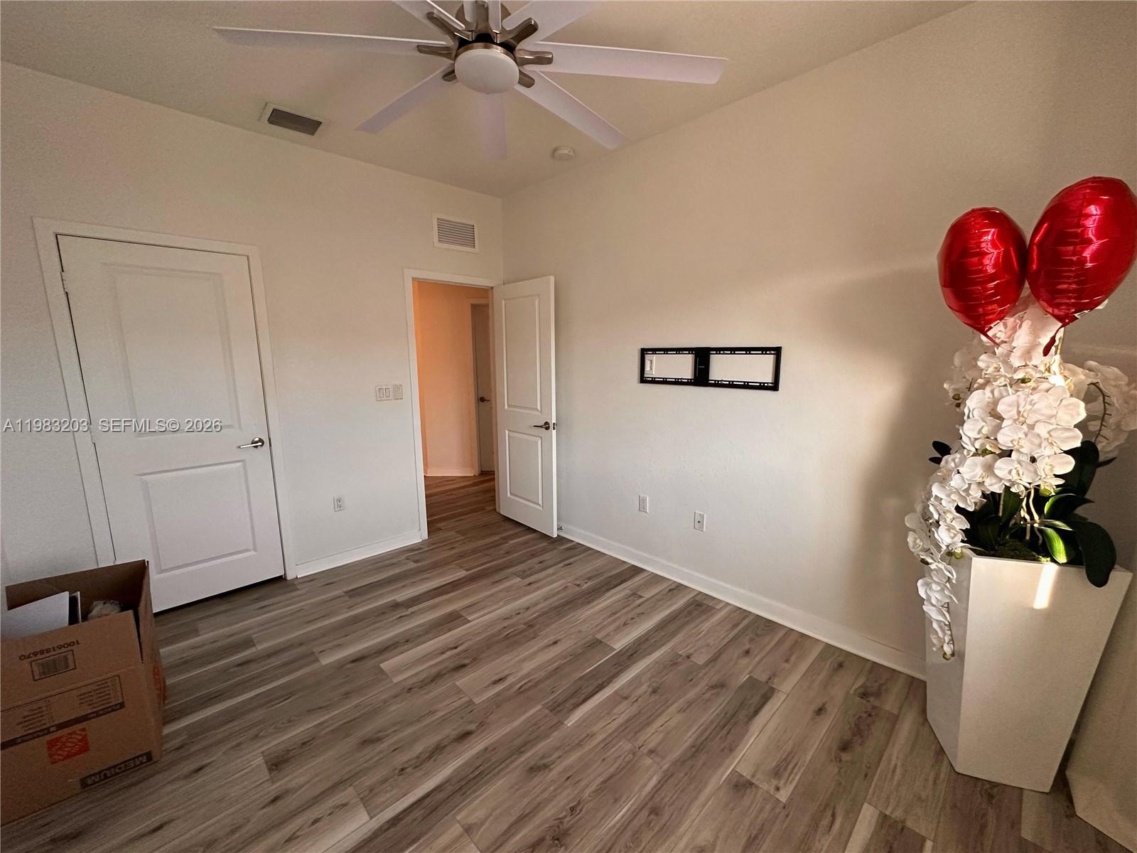 TROPICAL BREEZE TOWNHOUSE - Residential Lease