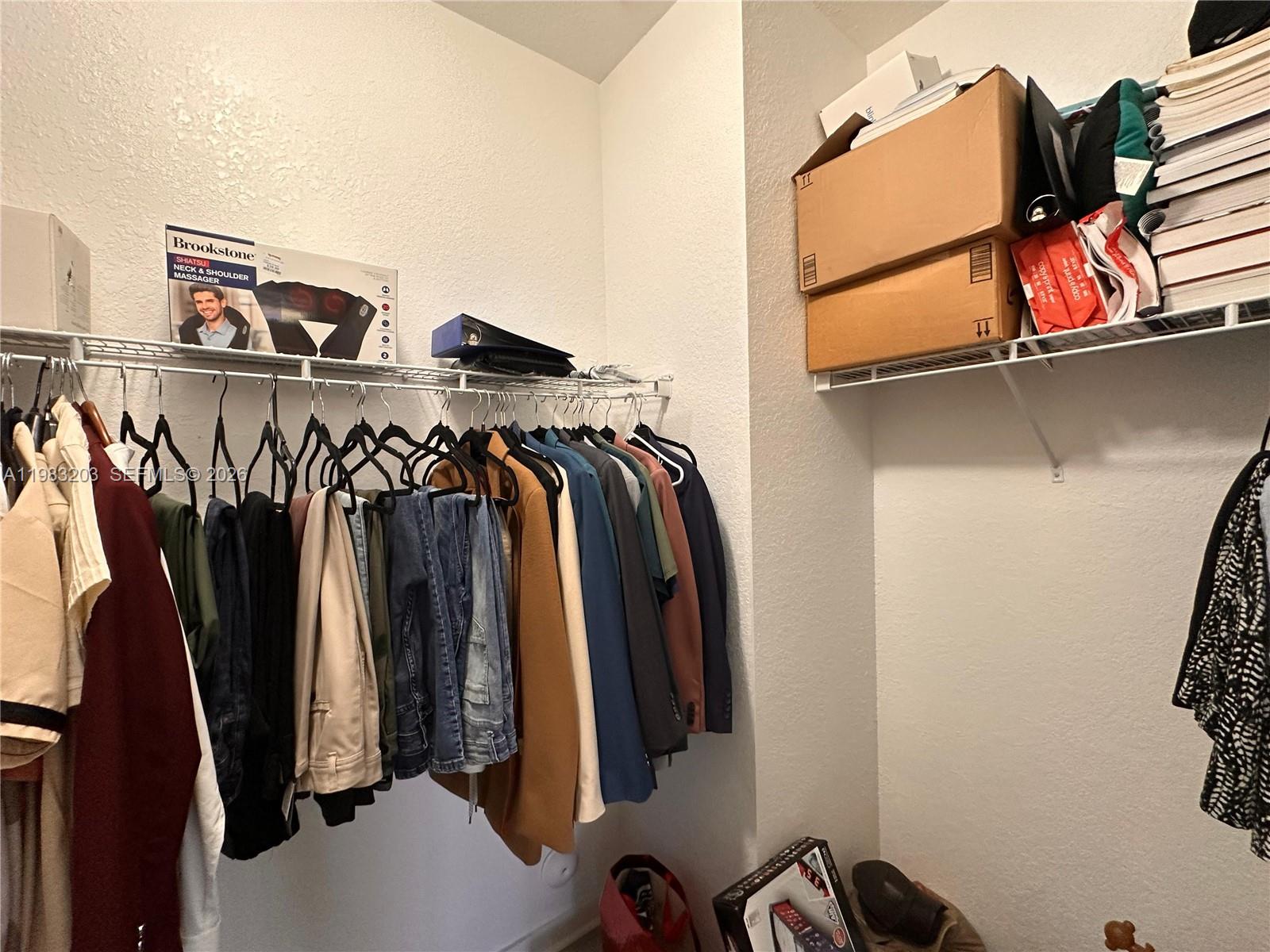 TROPICAL BREEZE TOWNHOUSE - Residential Lease