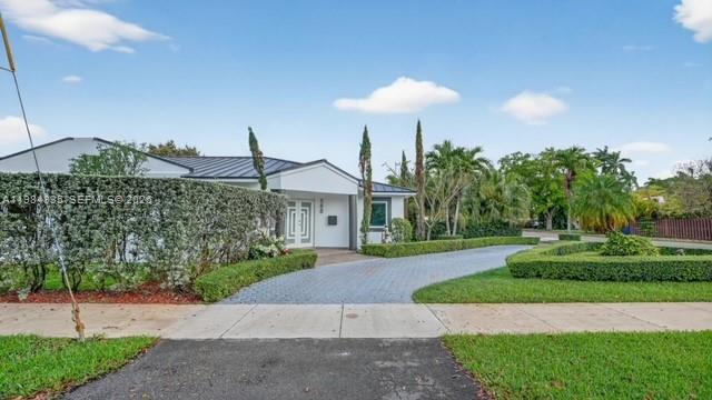 COUNTRY CLUB ESTATES SEC - Residential