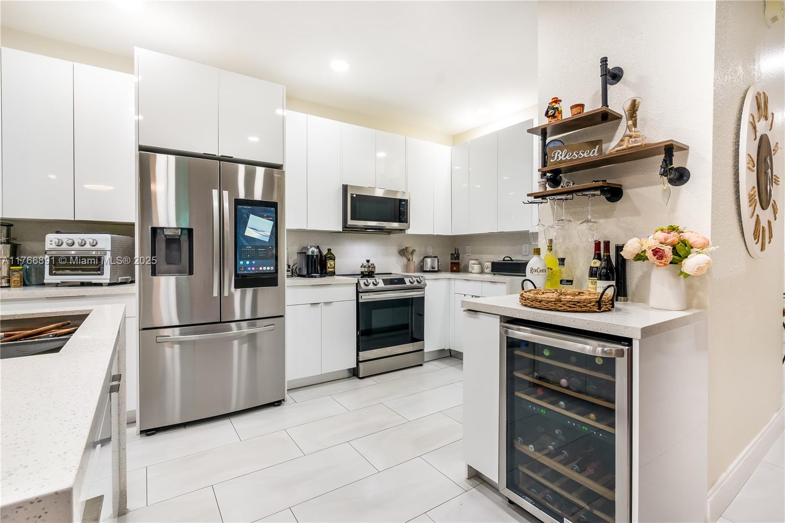 AB AT TAMIAMI TRAIL PHASE - Residential