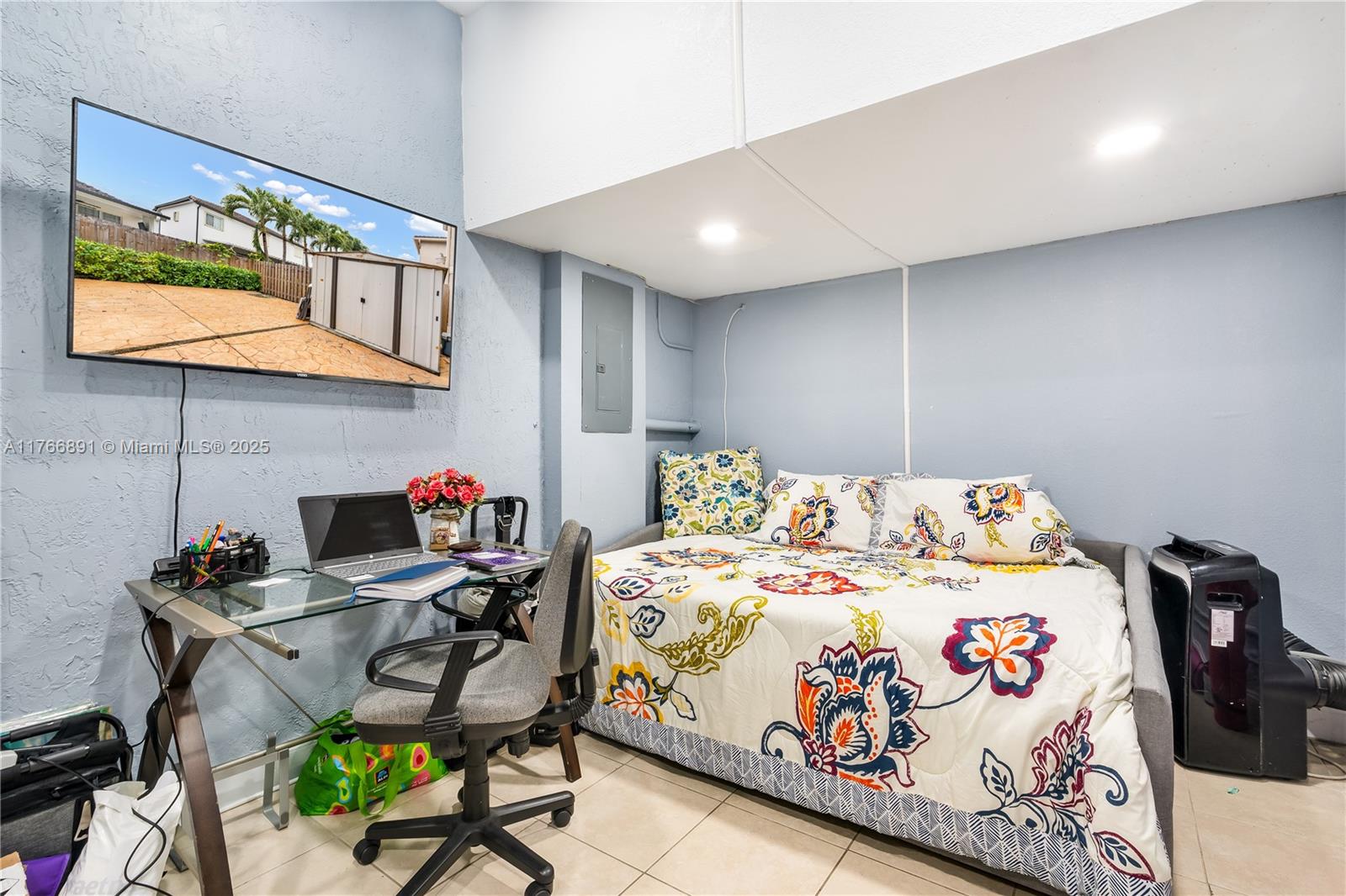 AB AT TAMIAMI TRAIL PHASE - Residential