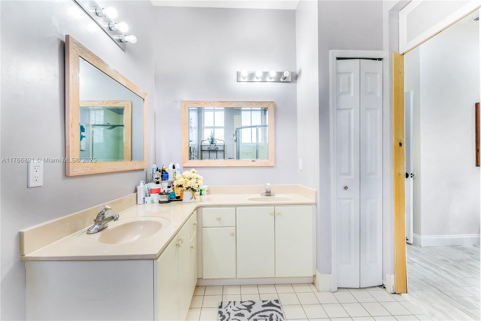 AB AT TAMIAMI TRAIL PHASE - Residential