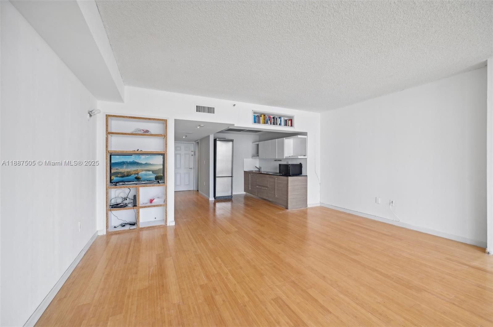 BRICKELL KEY II CONDO - Residential Lease