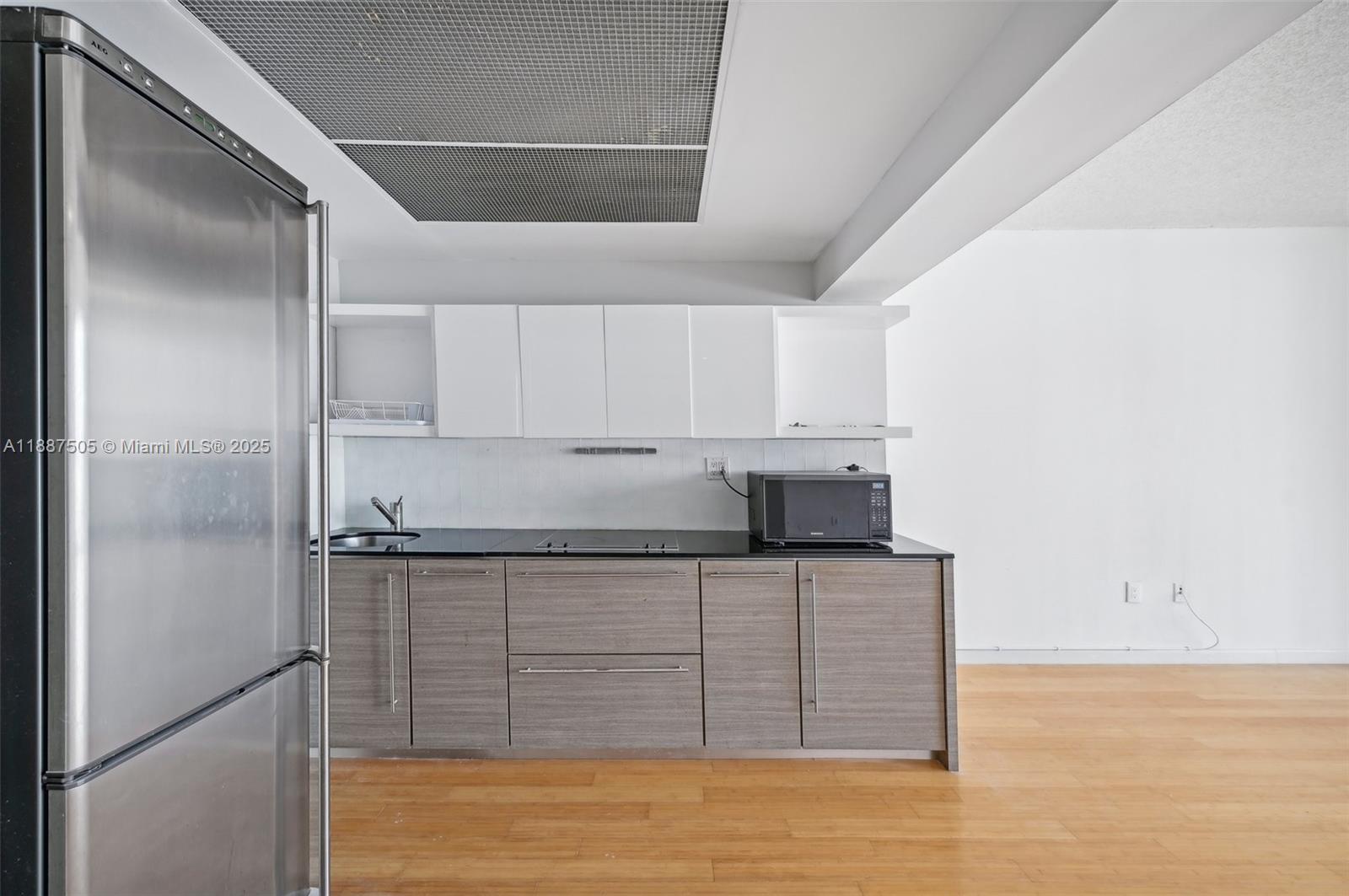 BRICKELL KEY II CONDO - Residential Lease