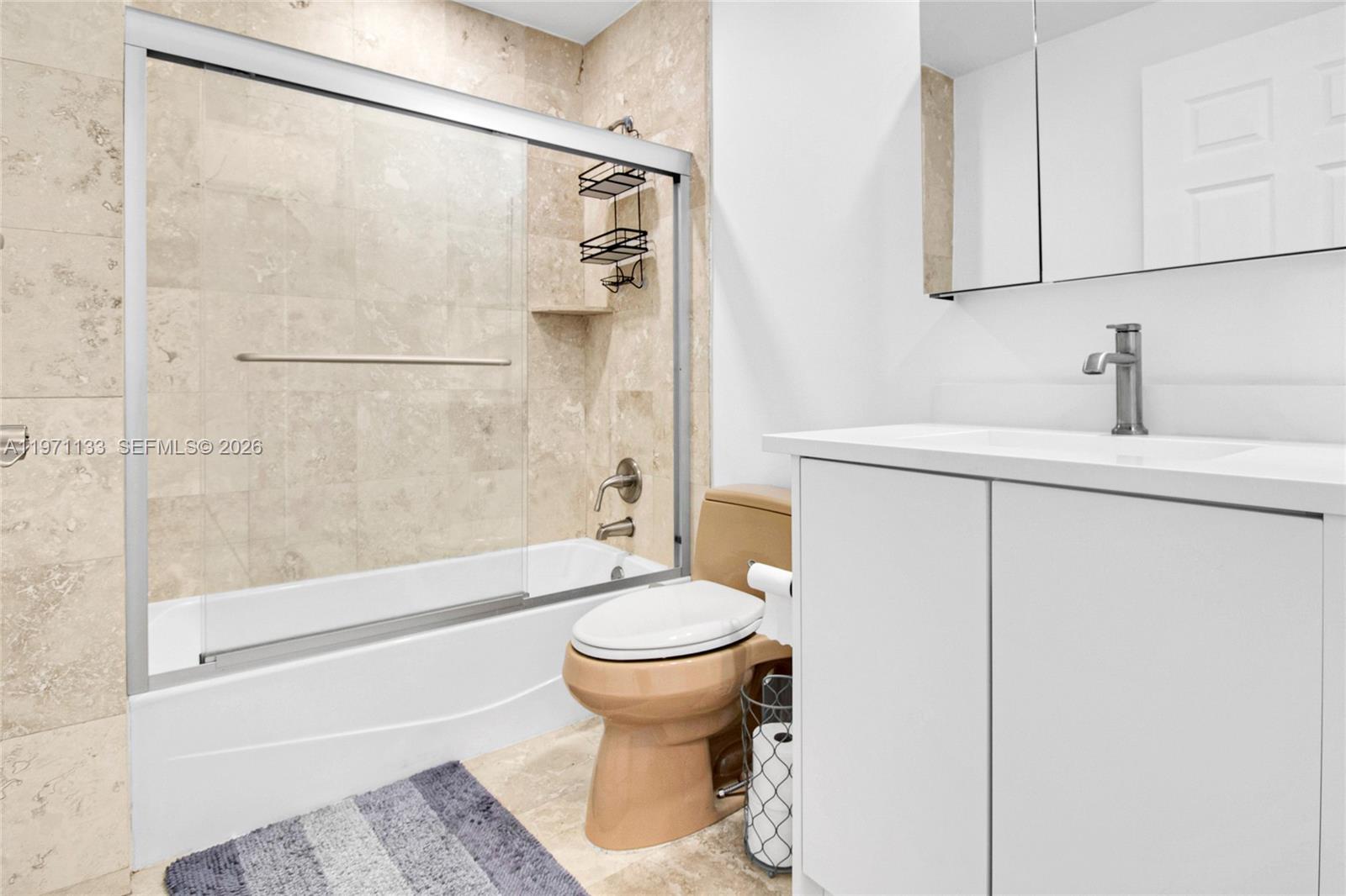 DUO CONDOMINIUM EAST - Residential