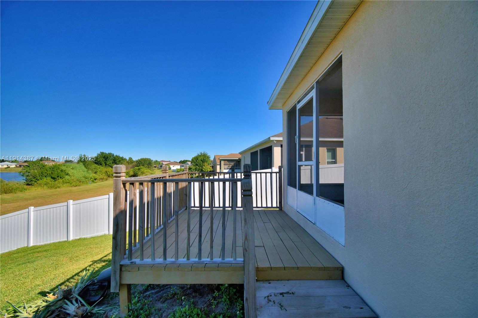 Mandolin 02 - Residential