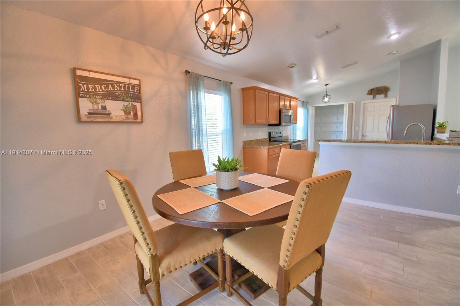 Mandolin 02 - Residential