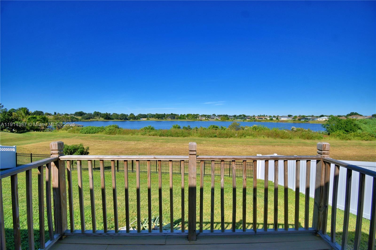 Mandolin 02 - Residential