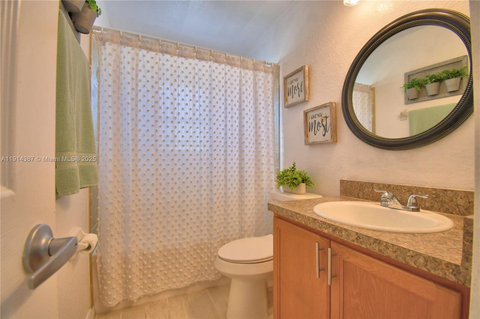 Mandolin 02 - Residential