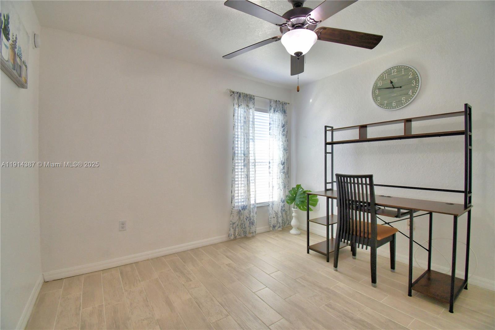 Mandolin 02 - Residential