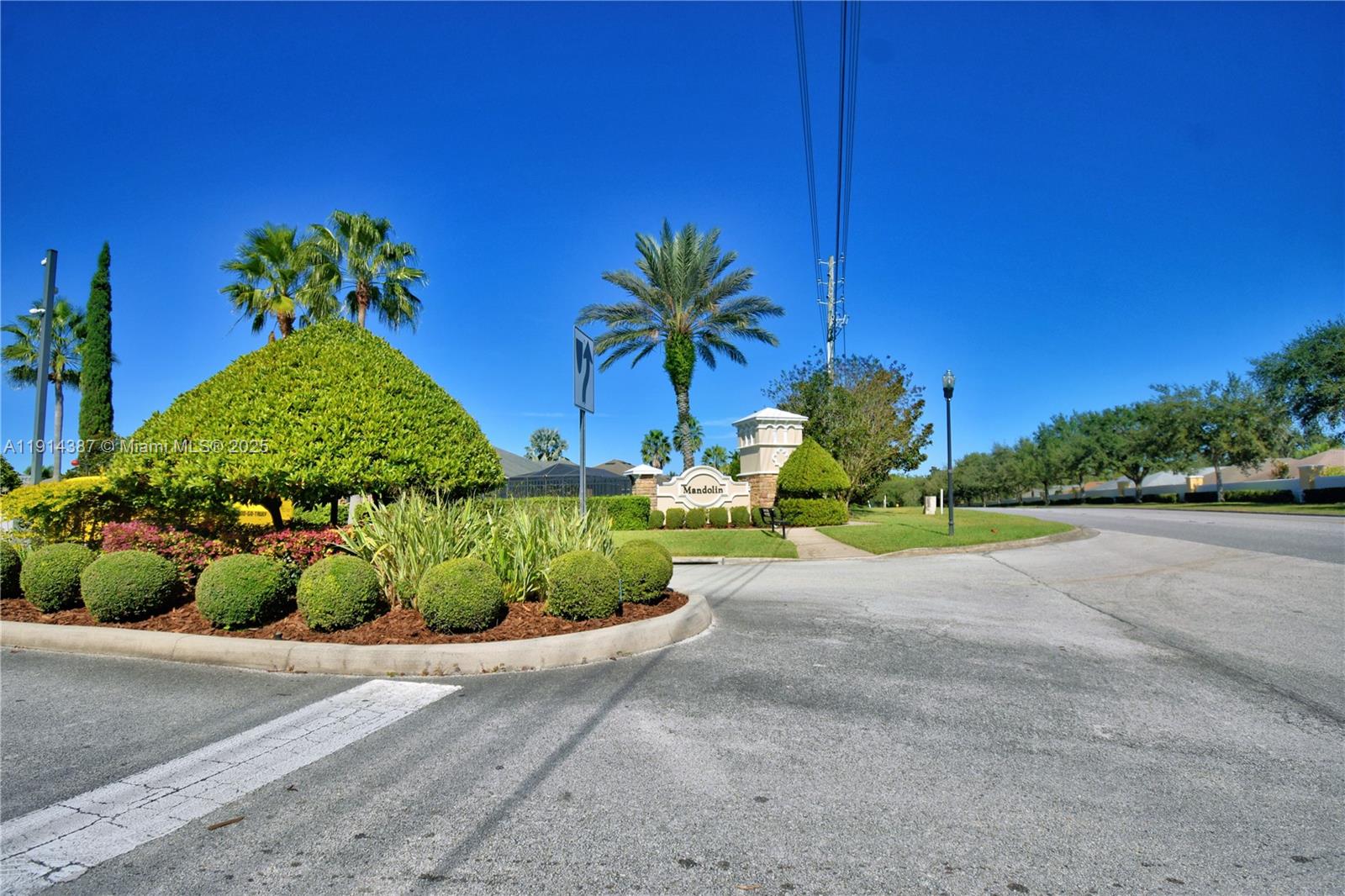 Mandolin 02 - Residential