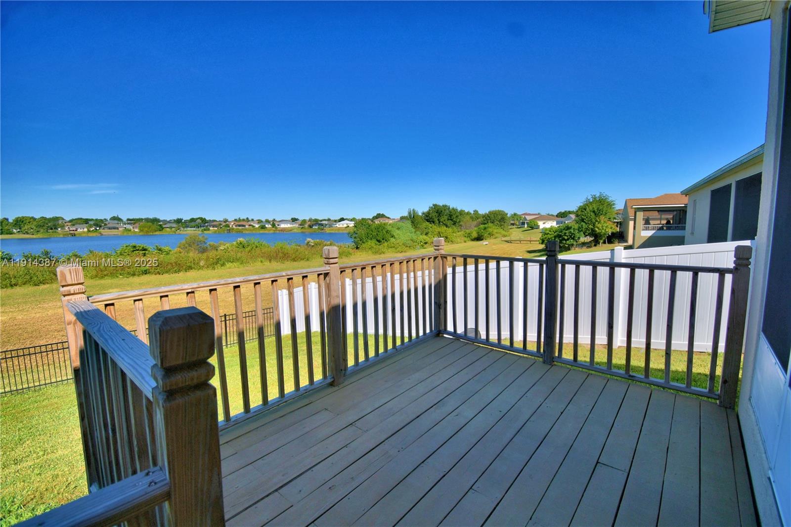 Mandolin 02 - Residential