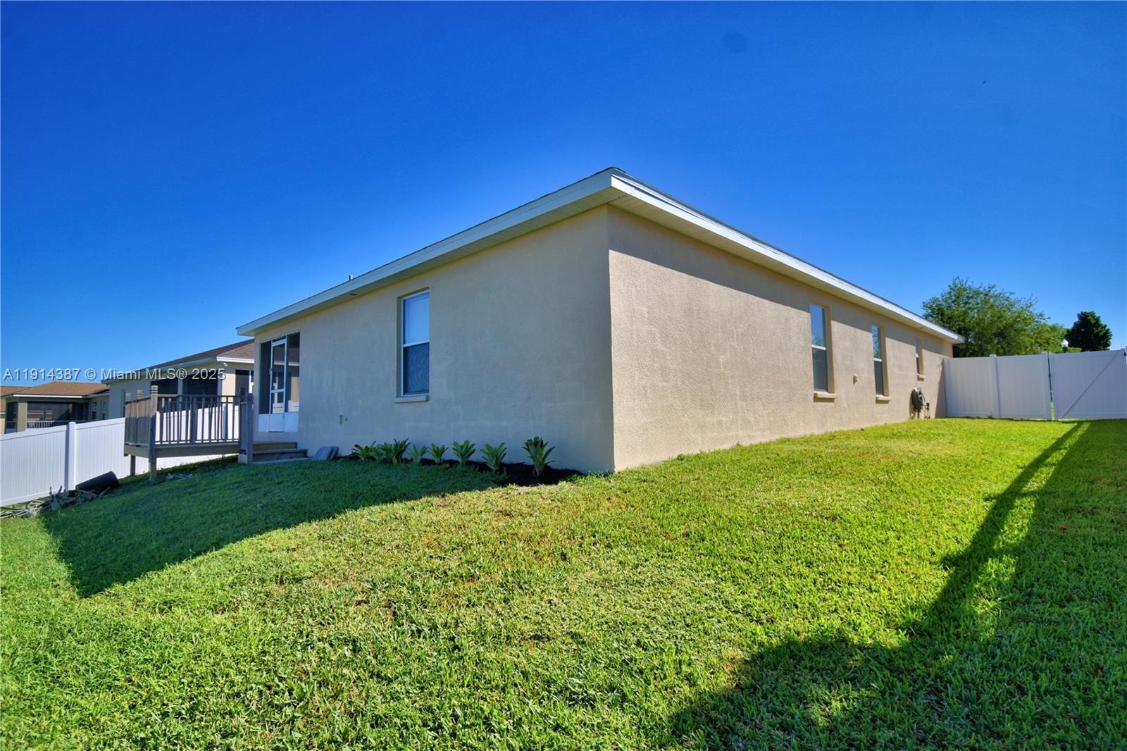 Mandolin 02 - Residential