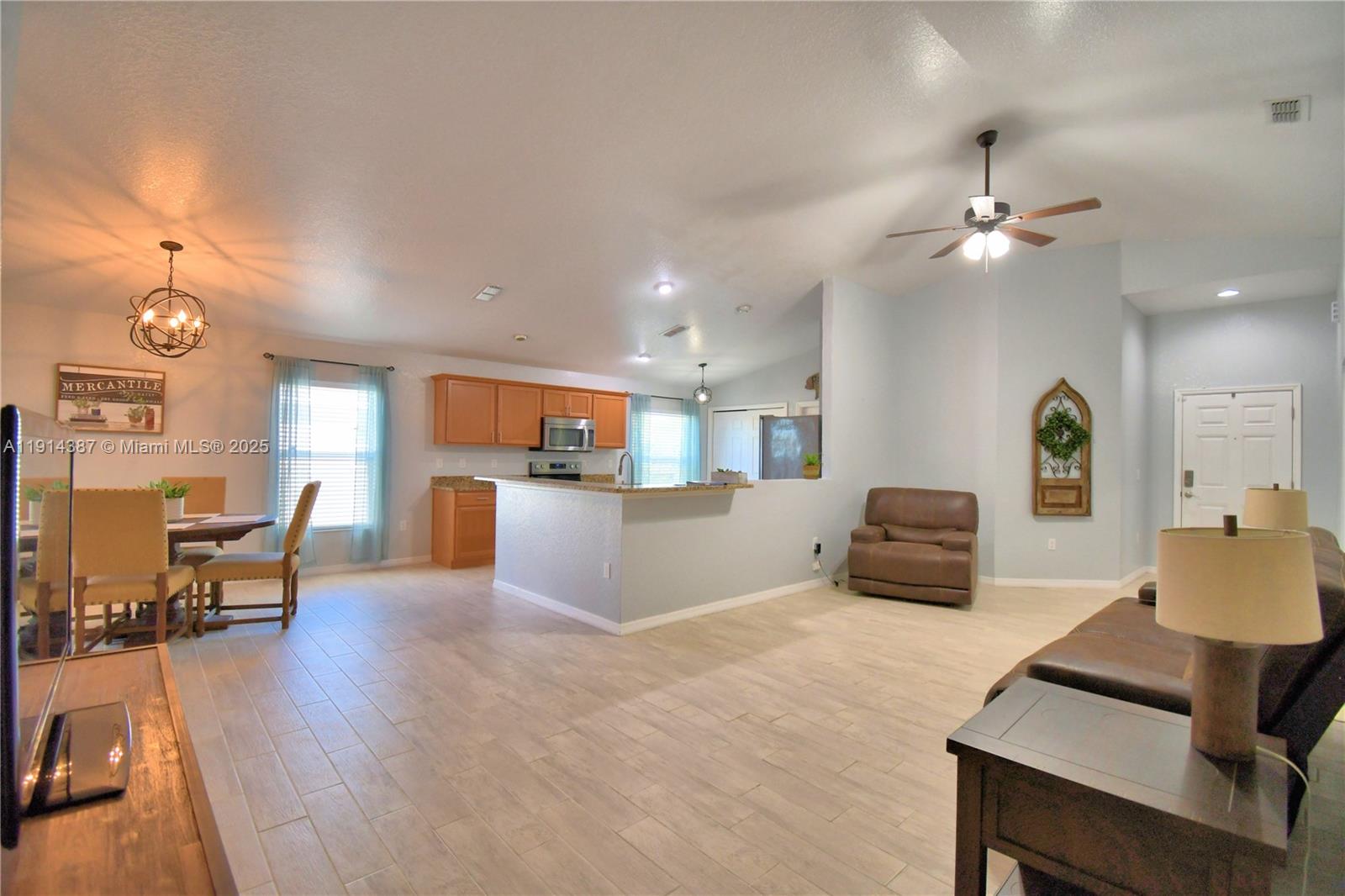 Mandolin 02 - Residential