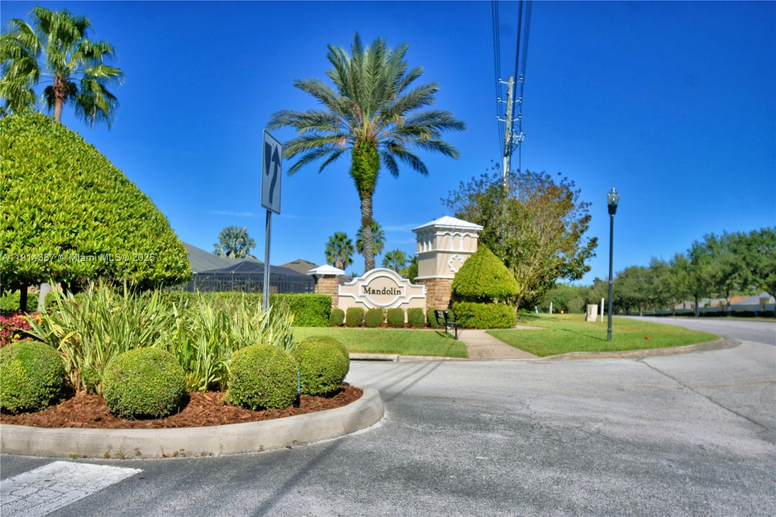 Mandolin 02 - Residential