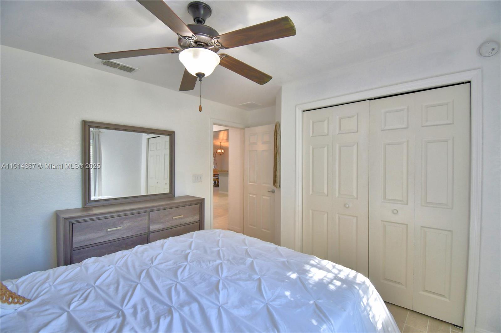 Mandolin 02 - Residential