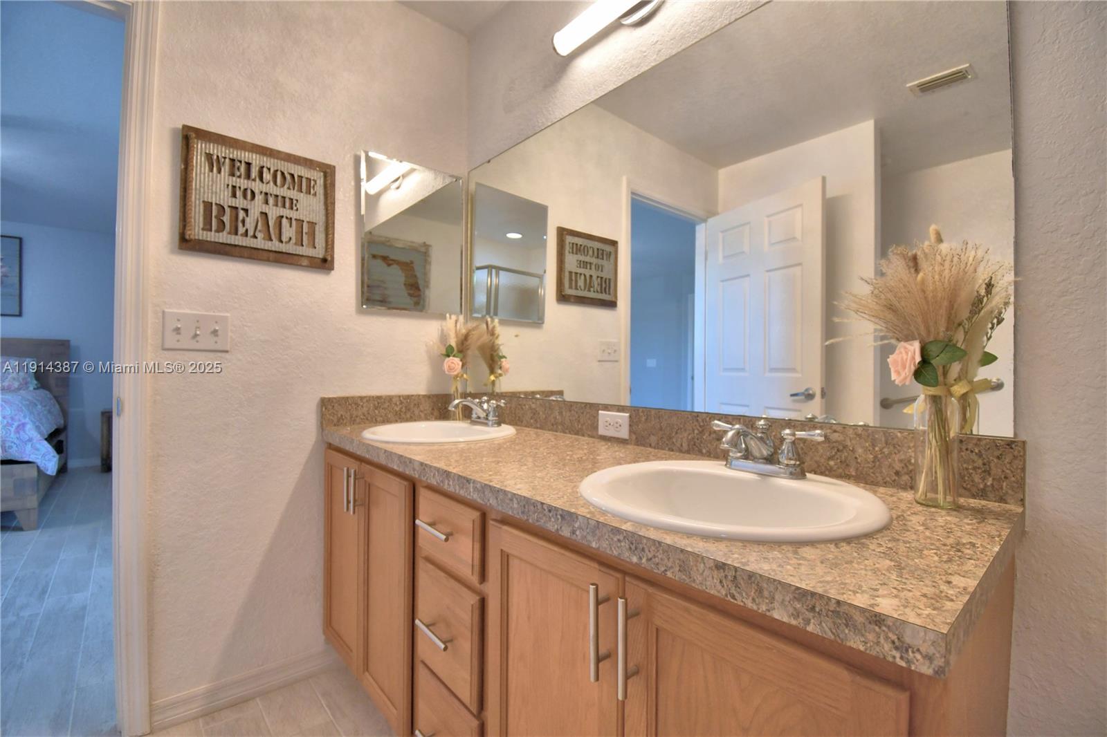 Mandolin 02 - Residential