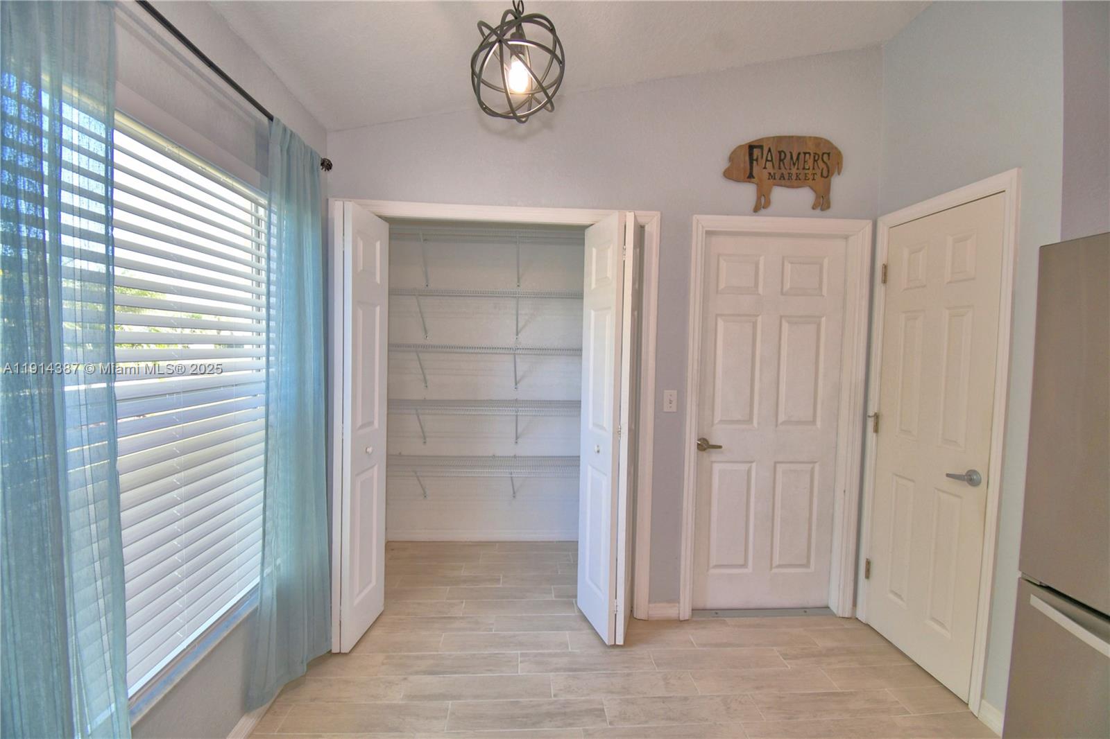 Mandolin 02 - Residential