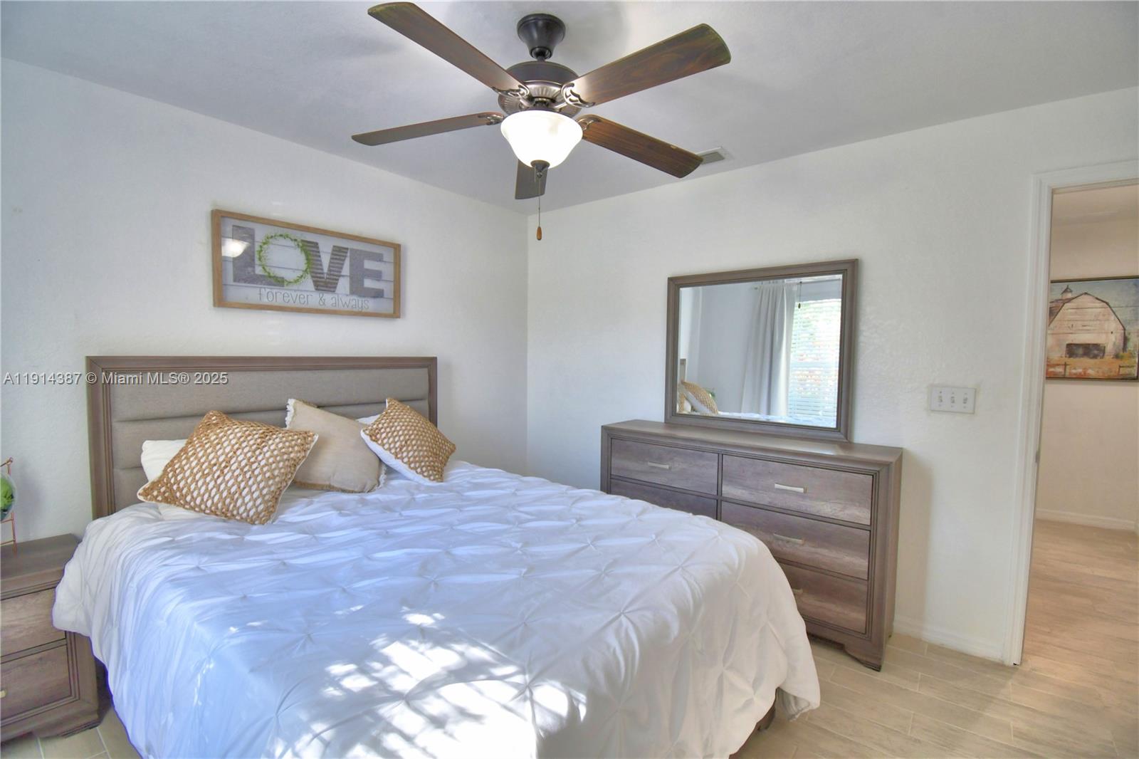 Mandolin 02 - Residential