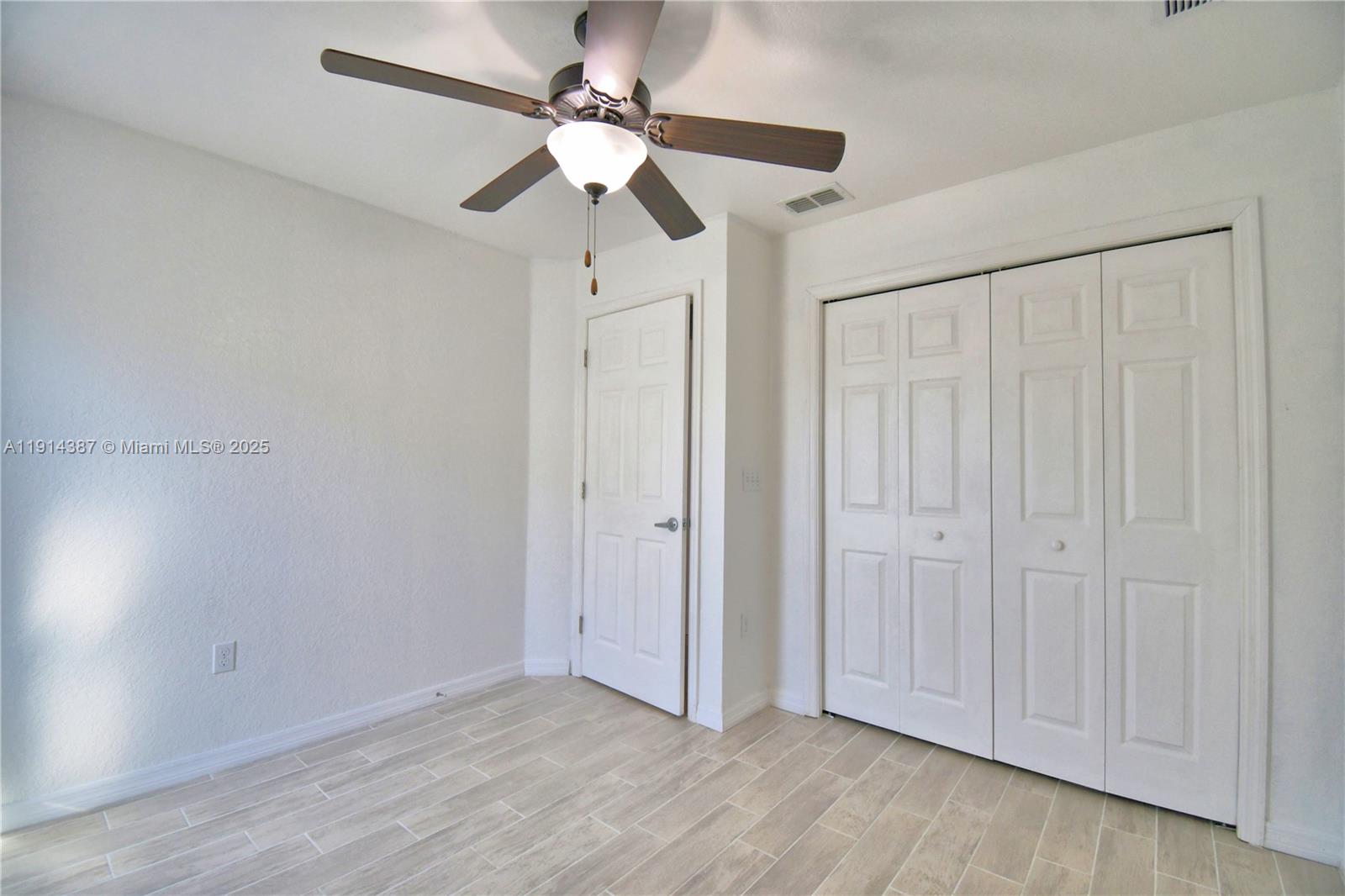 Mandolin 02 - Residential