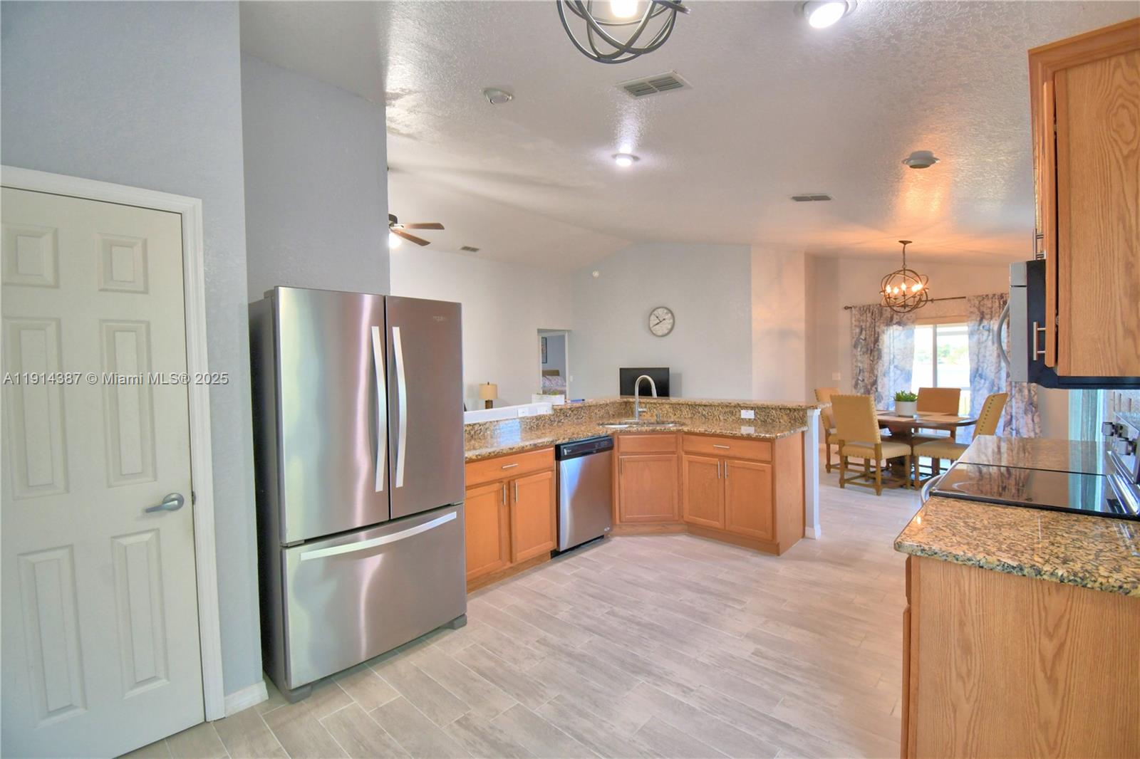 Mandolin 02 - Residential