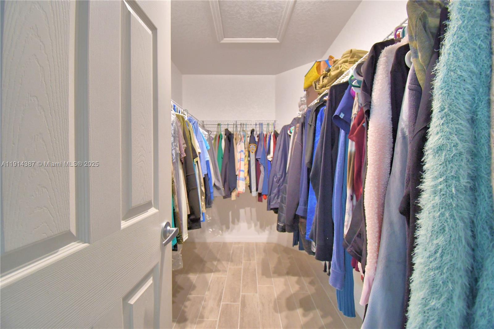 Mandolin 02 - Residential