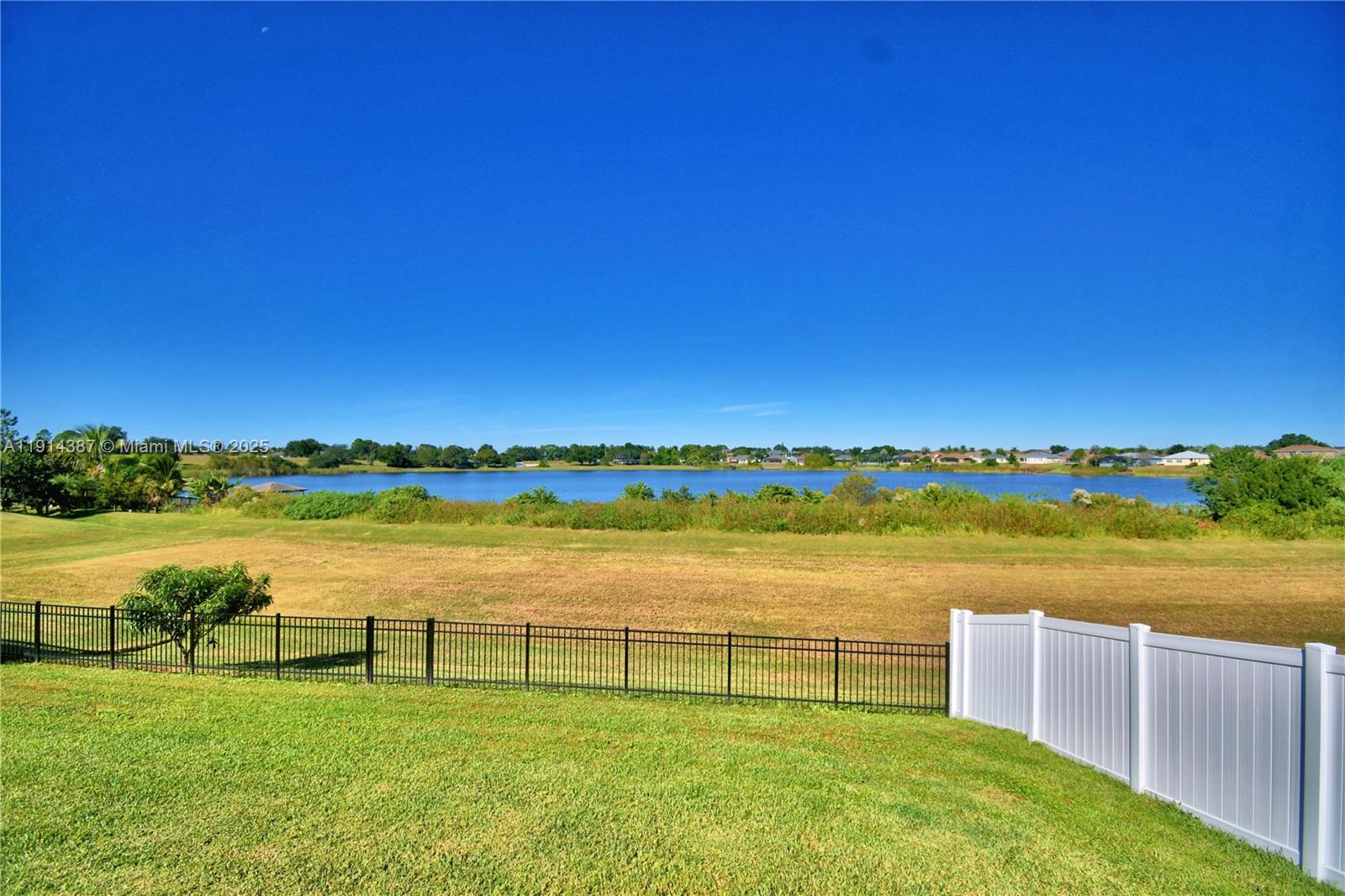 Mandolin 02 - Residential