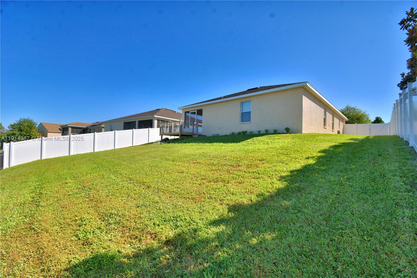 Mandolin 02 - Residential