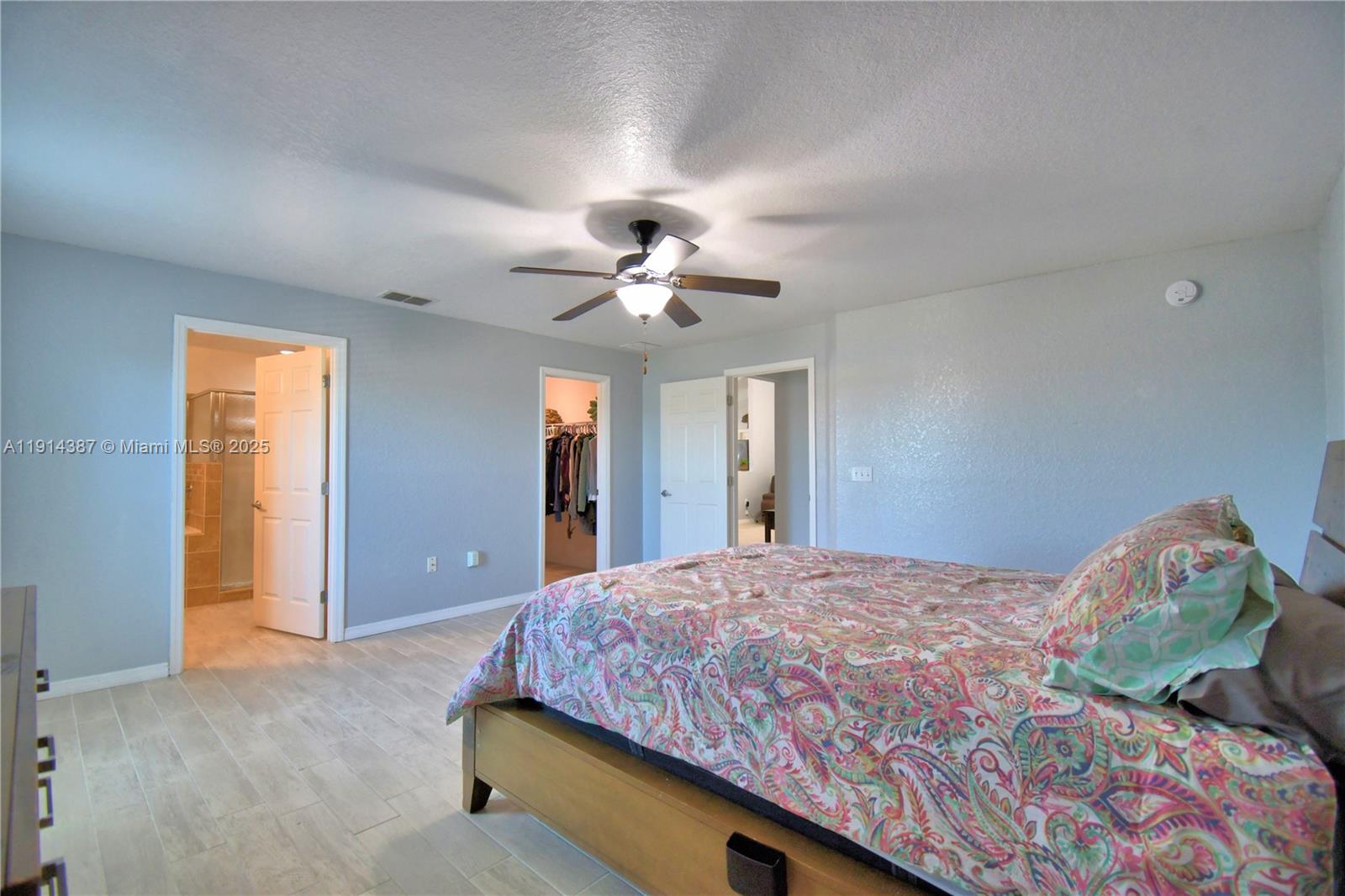 Mandolin 02 - Residential