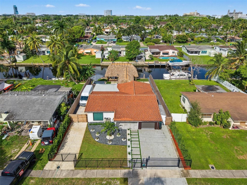 Photo of 4611 SW 34th Ave, Dania Beach, FL 33312 (MLS # A12091188)