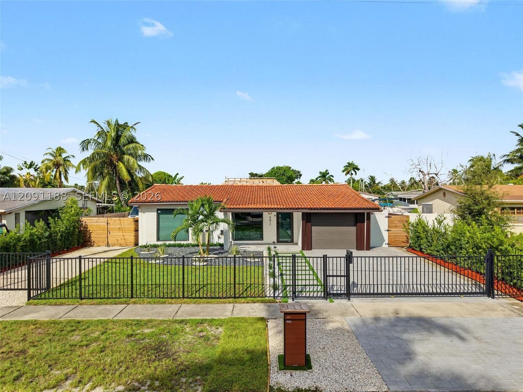 Photo of 4611 SW 34th Ave, Dania Beach, FL 33312 (MLS # A12091188)