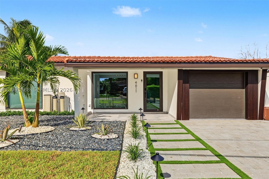 Photo of 4611 SW 34th Ave, Dania Beach, FL 33312 (MLS # A12091188)