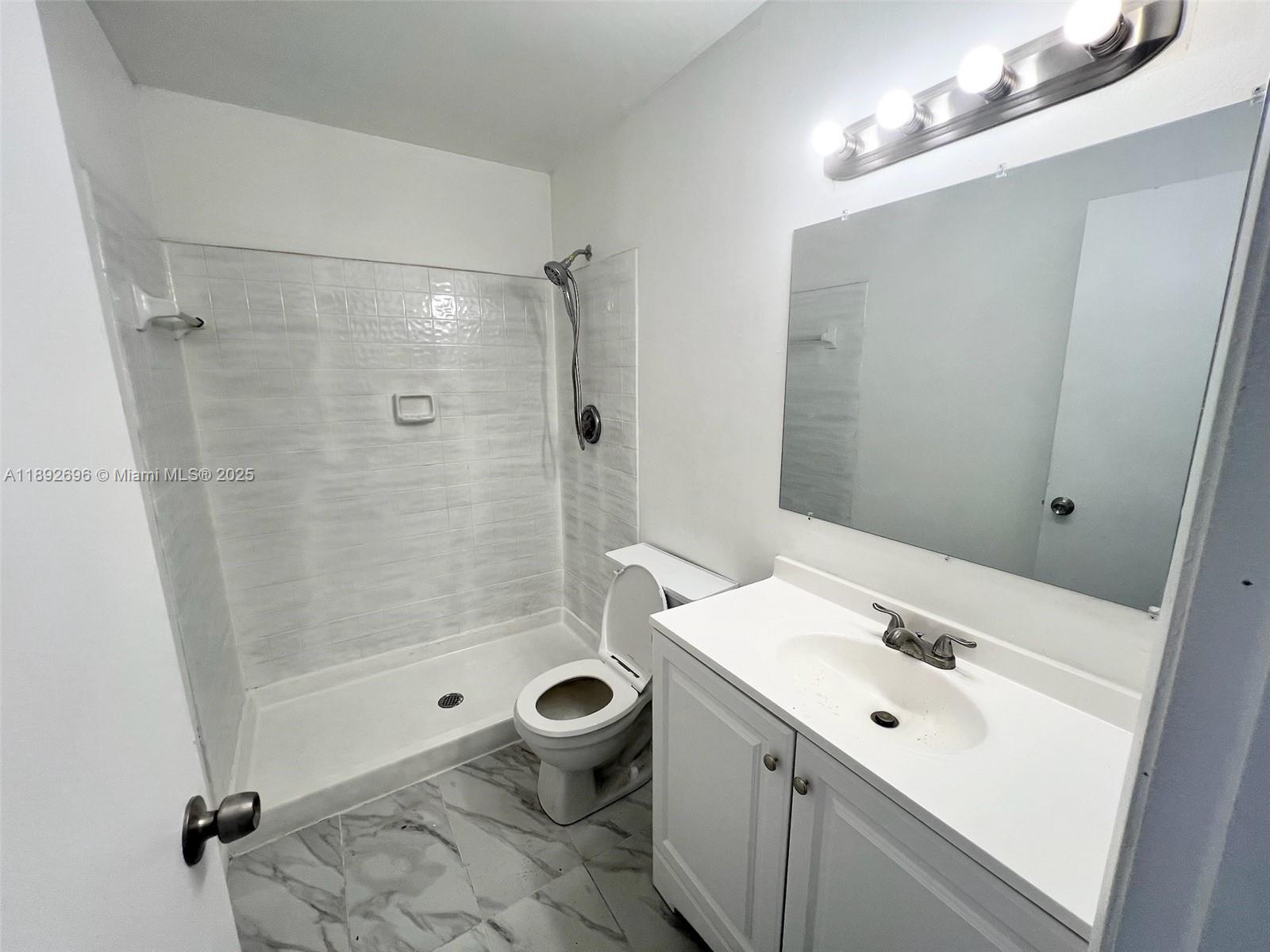 LINTON RIDGE CONDO - Residential Lease