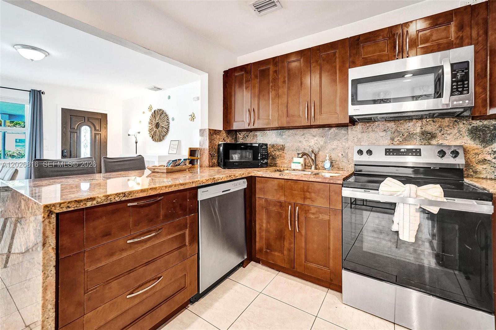 712 SW 7th terr