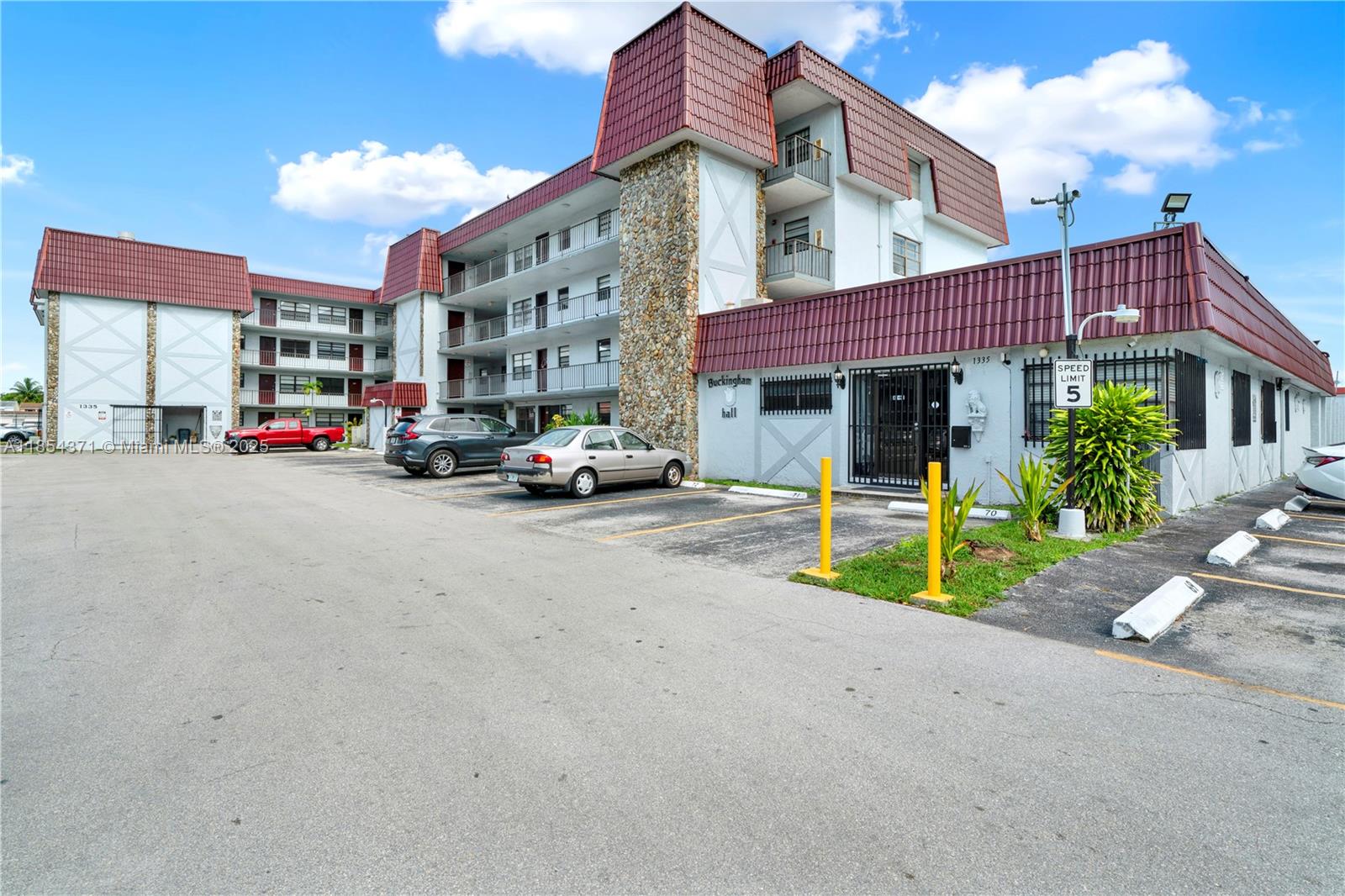 Kings Cove - Residential