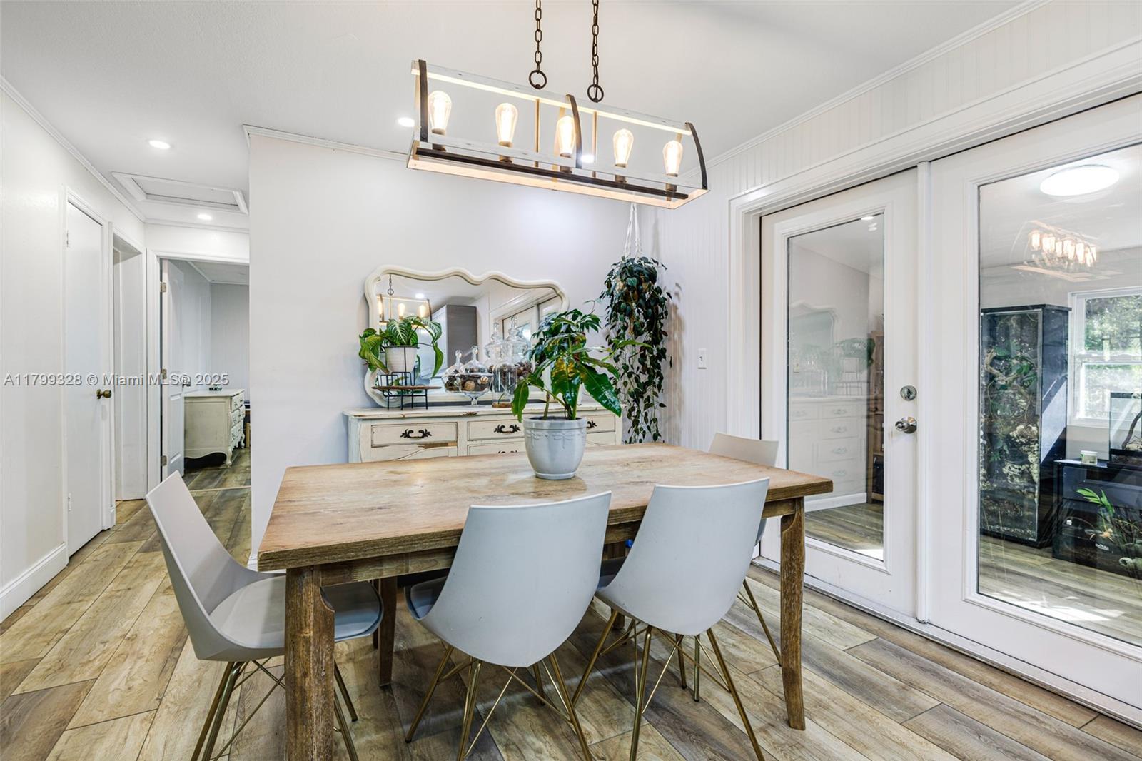 13301 Green Meadow