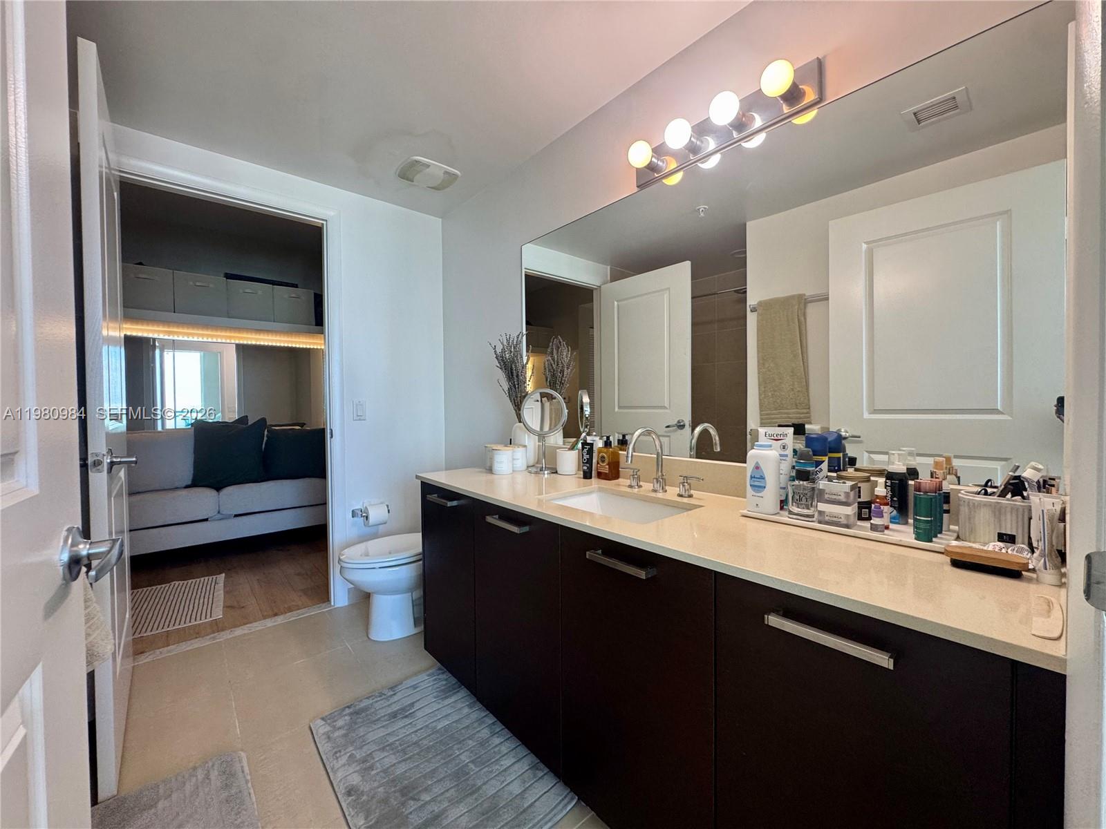 GALLERY ART CONDO - Residential Lease