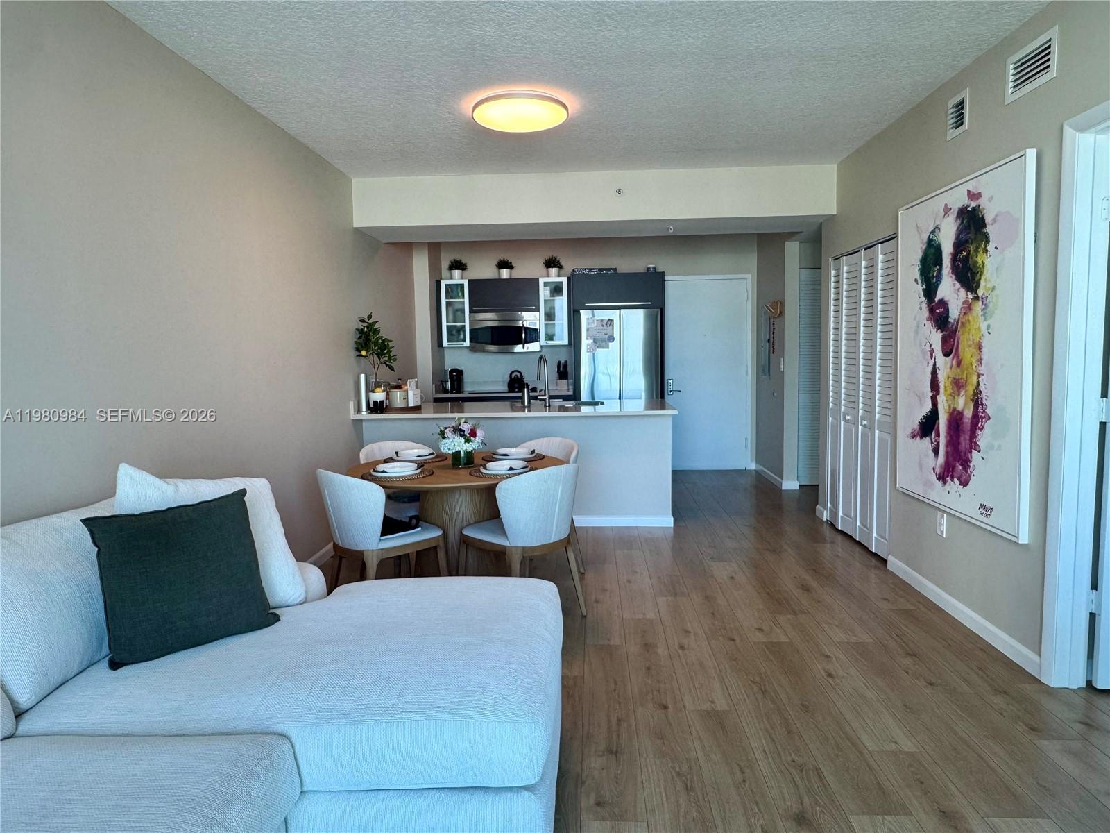 GALLERY ART CONDO - Residential Lease