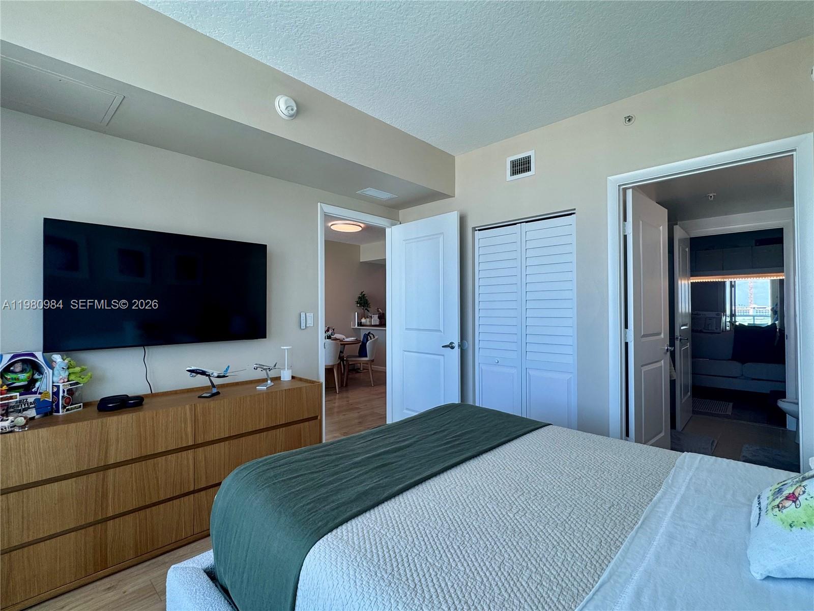 GALLERY ART CONDO - Residential Lease