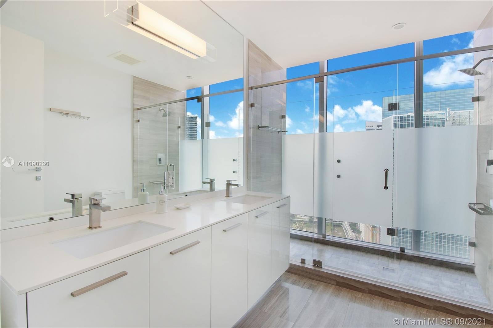 BRICKELL HOUSE - Residential