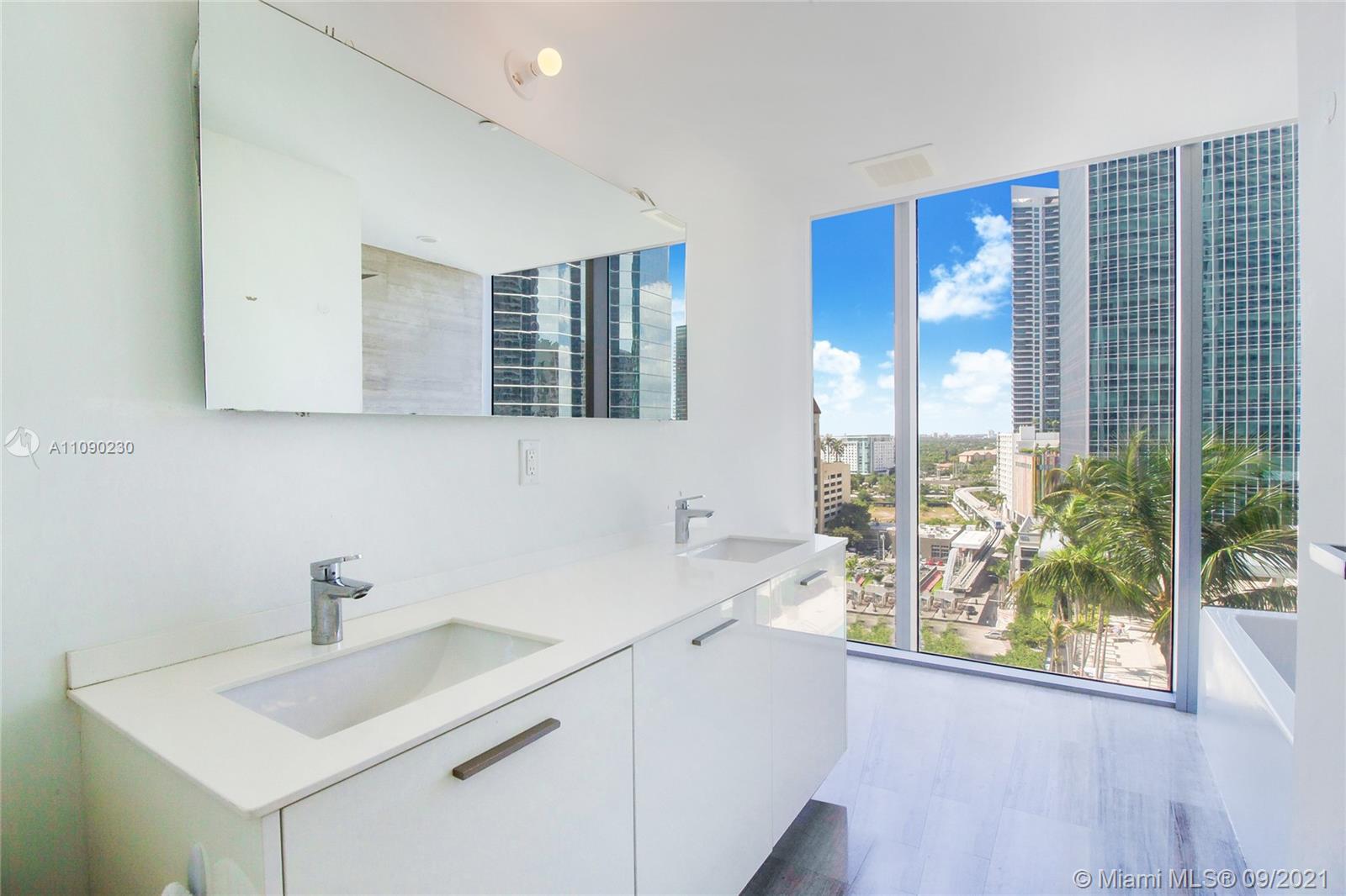 BRICKELL HOUSE - Residential