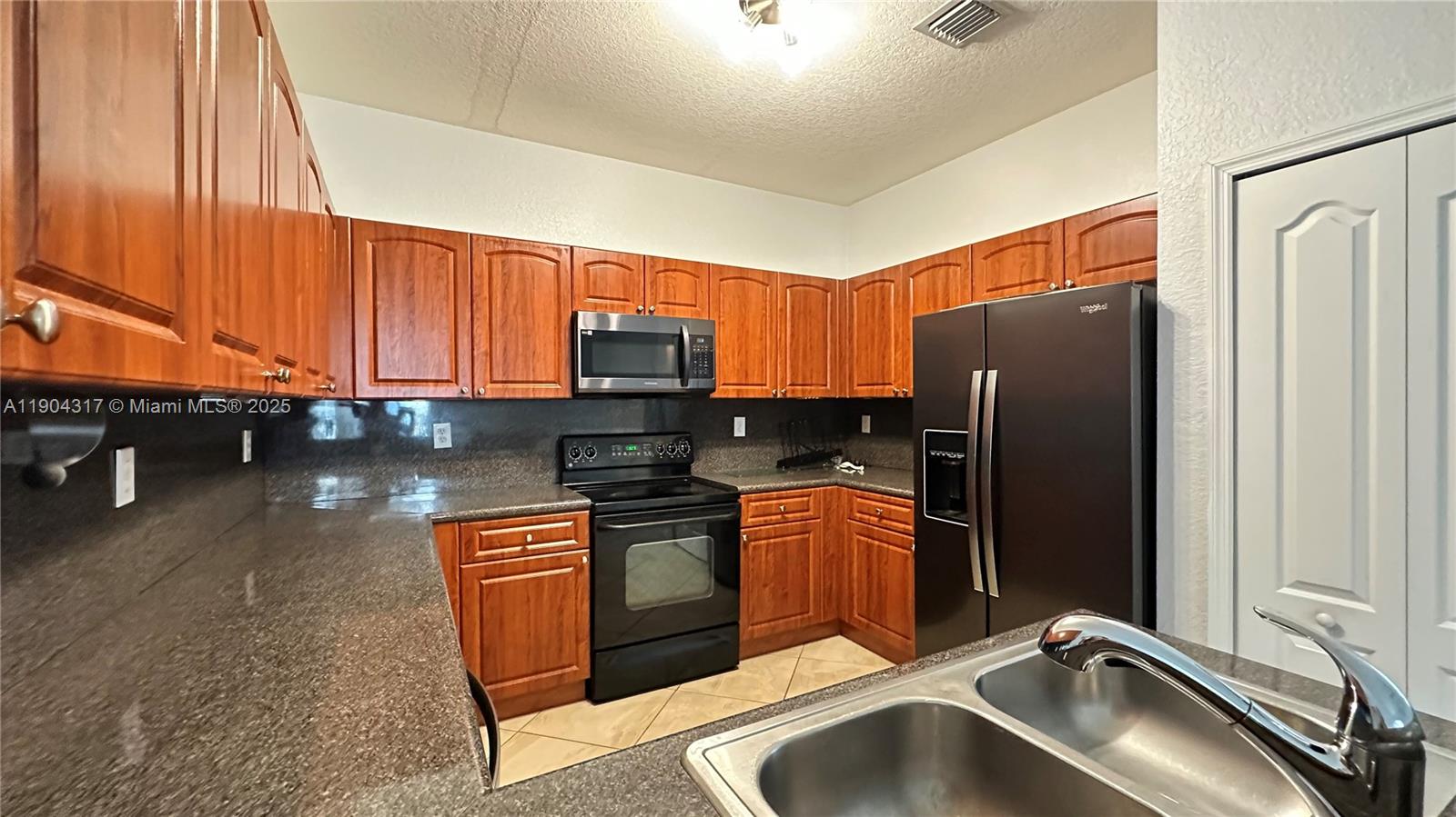 COURTYARDS AT JACARANDA C - Residential