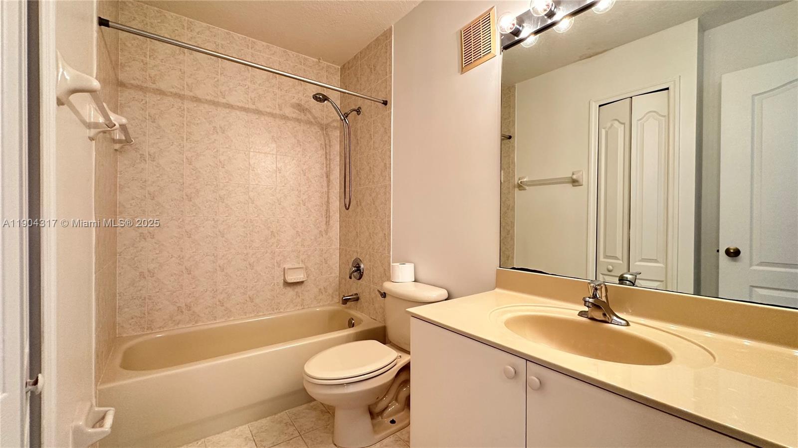 COURTYARDS AT JACARANDA C - Residential