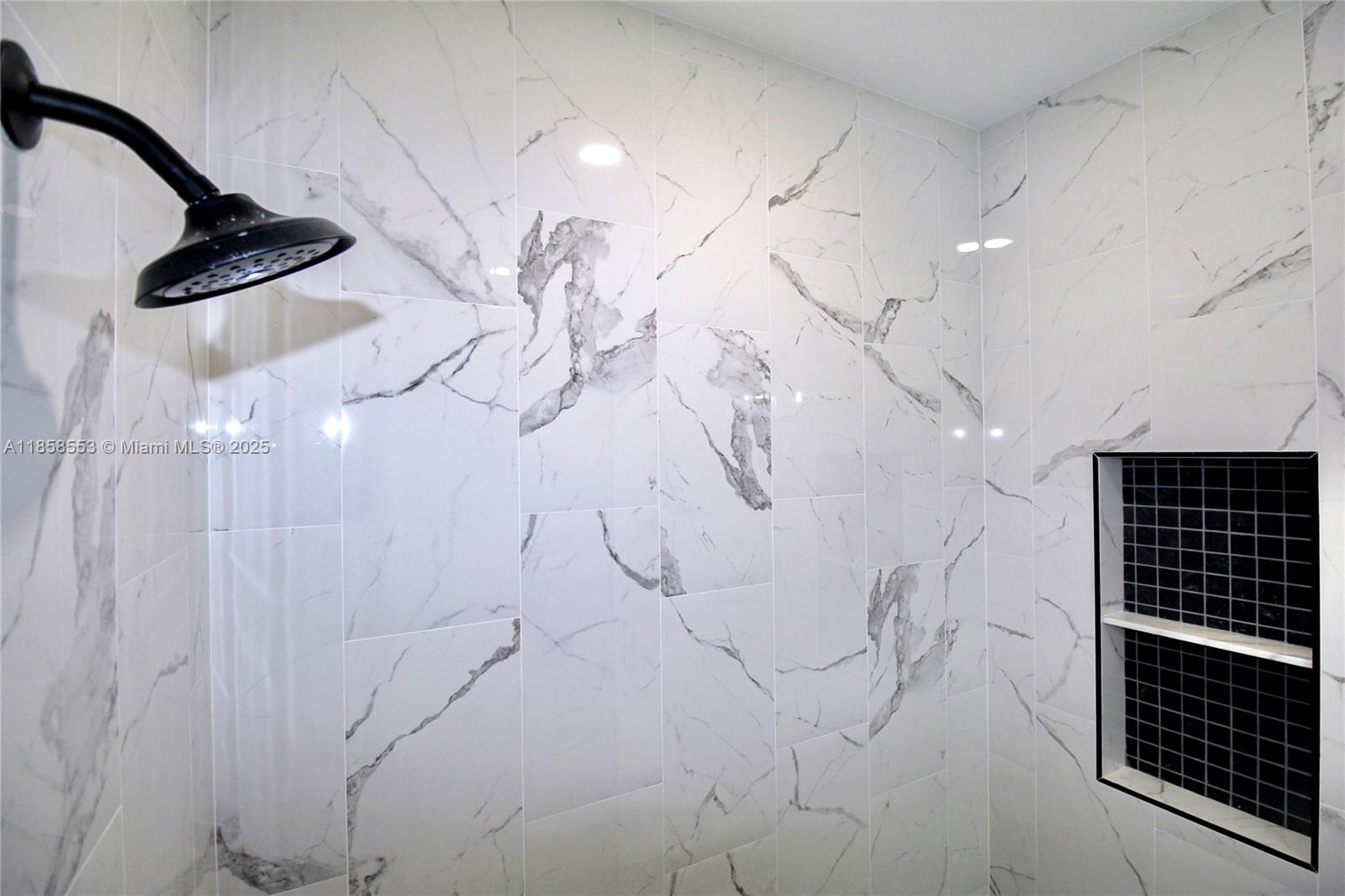 SUN N LAKE EST OF SEBRING - Residential