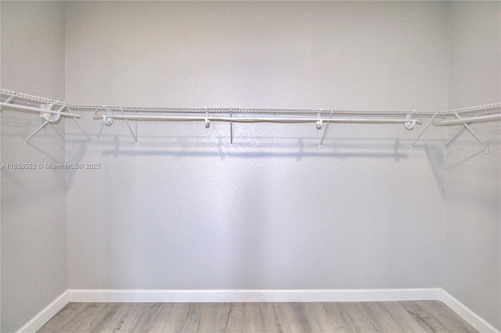 SUN N LAKE EST OF SEBRING - Residential