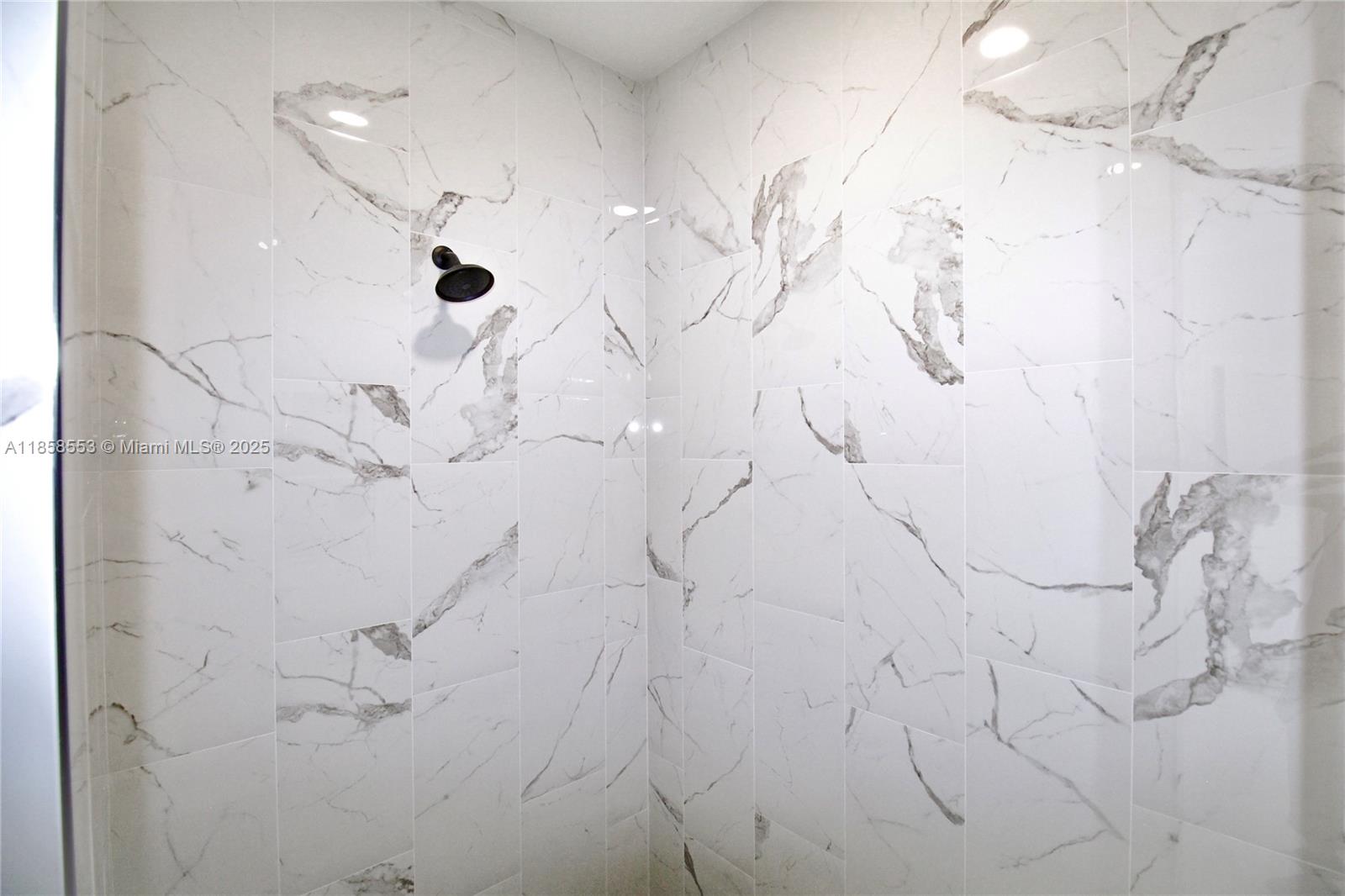 SUN N LAKE EST OF SEBRING - Residential