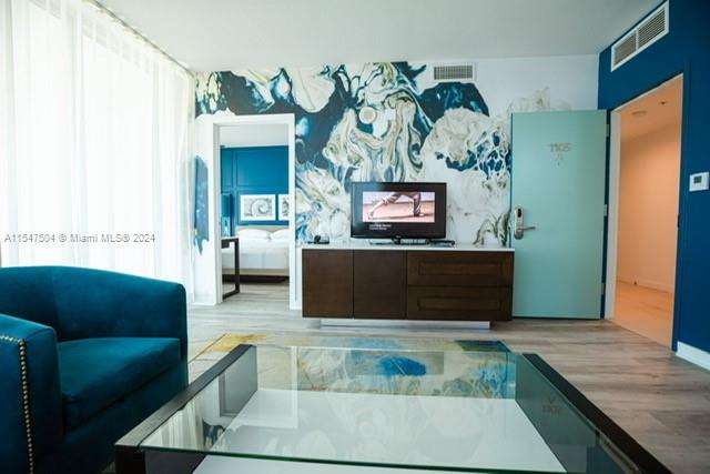 SOLE CONDO - Residential