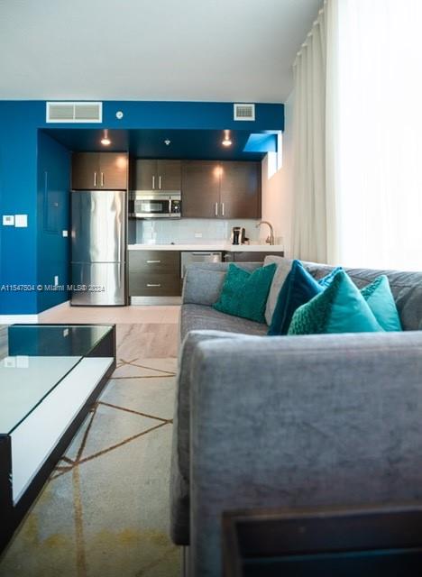 SOLE CONDO - Residential