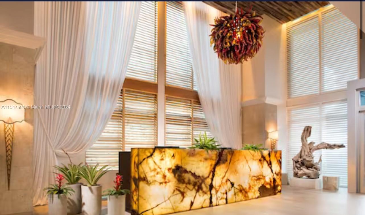 SOLE CONDO - Residential