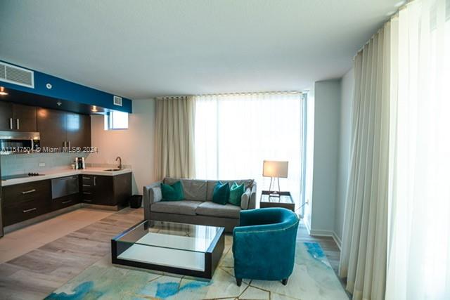 SOLE CONDO - Residential